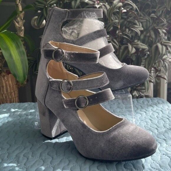 Yoki Gray Ankle Boots with Straps - Picture 3 of 8